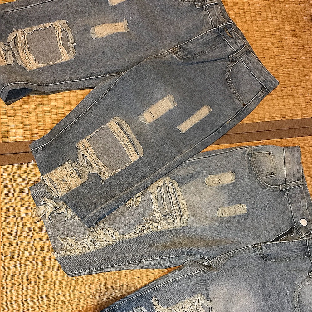 Mid Waisted Jeans